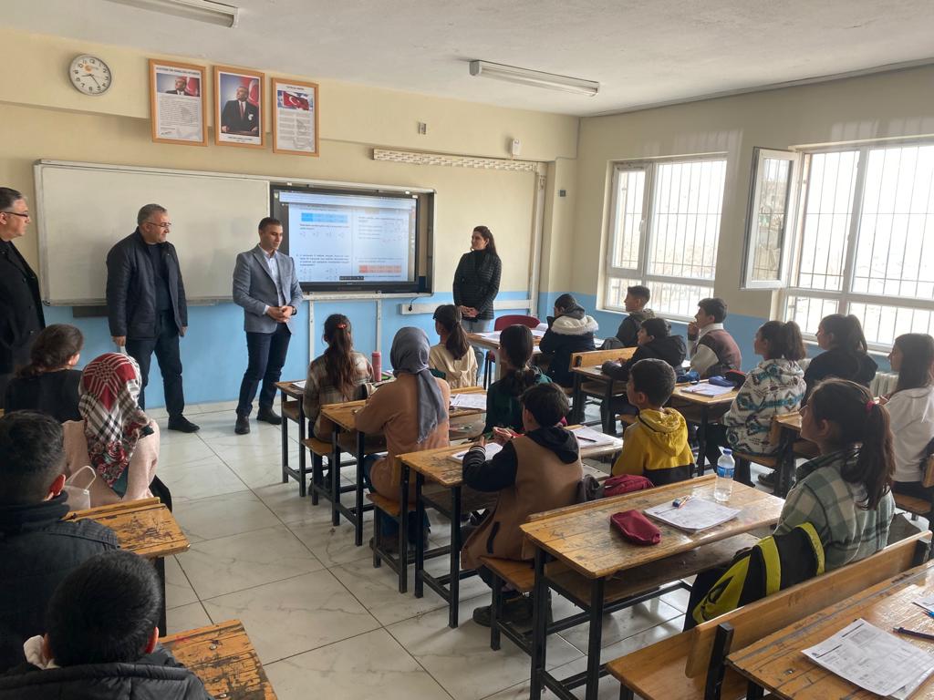 Kaymakam Duman Şahbağı Ortaokulunu Ziyaret Etti